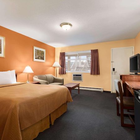 Travelodge By Wyndham Quesnel Bc Esterno foto