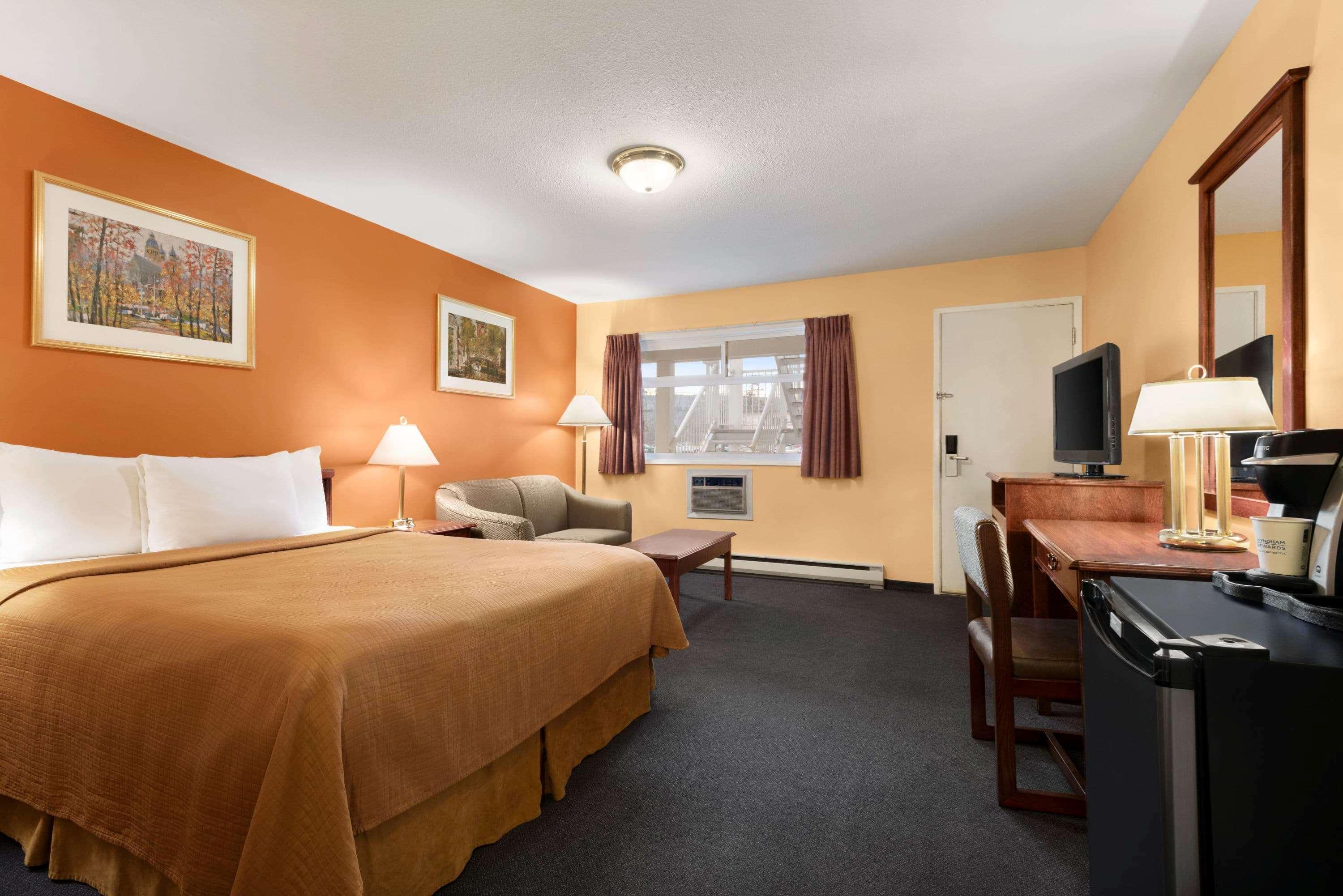 Travelodge By Wyndham Quesnel Bc Esterno foto