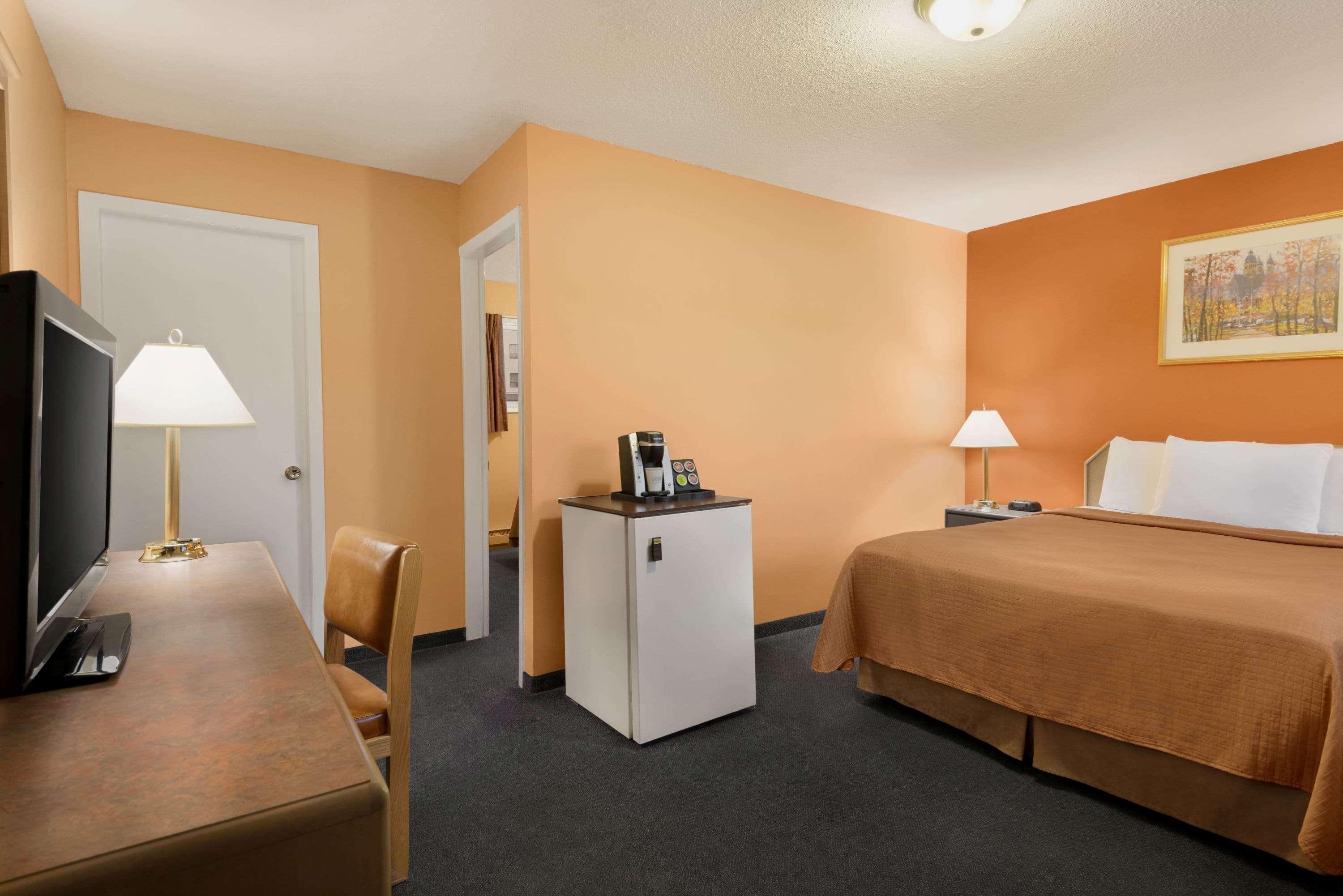Travelodge By Wyndham Quesnel Bc Esterno foto