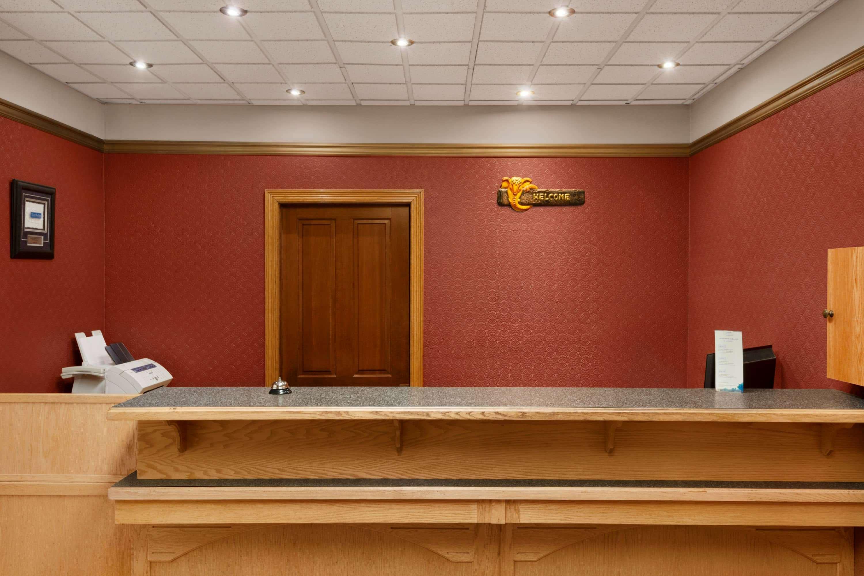 Travelodge By Wyndham Quesnel Bc Esterno foto