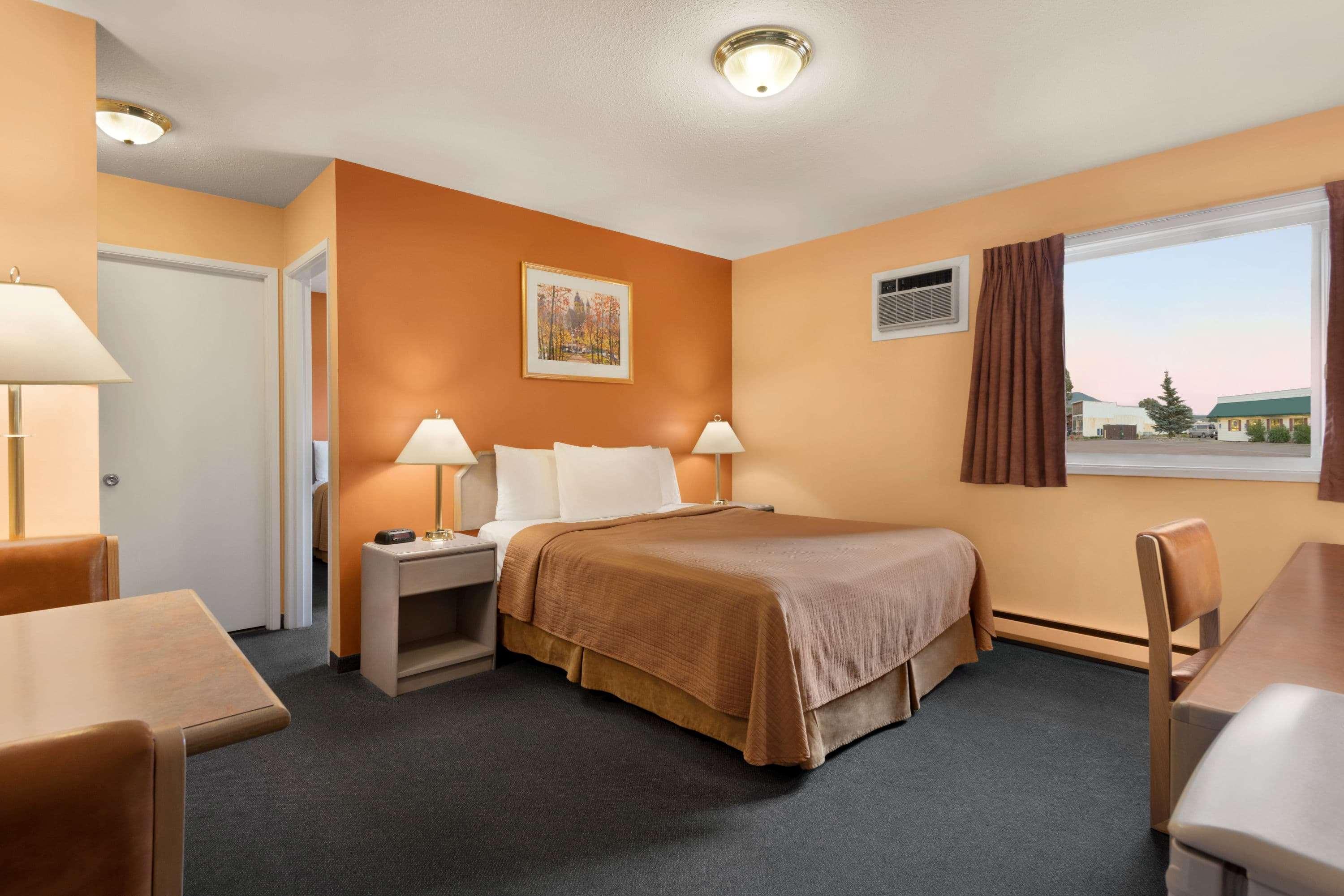 Travelodge By Wyndham Quesnel Bc Esterno foto